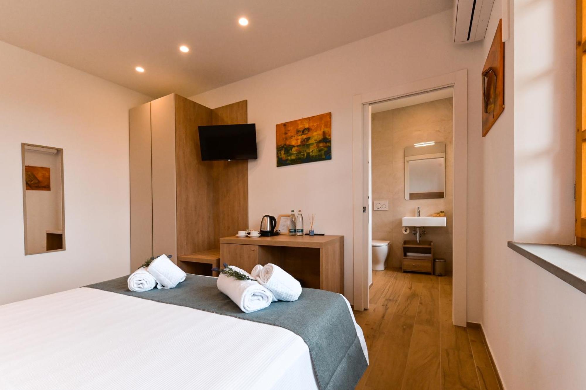 Villa Lucilla - B&B Rooms And Pool โปเตนซา ปิเชนา ภายนอก รูปภาพ