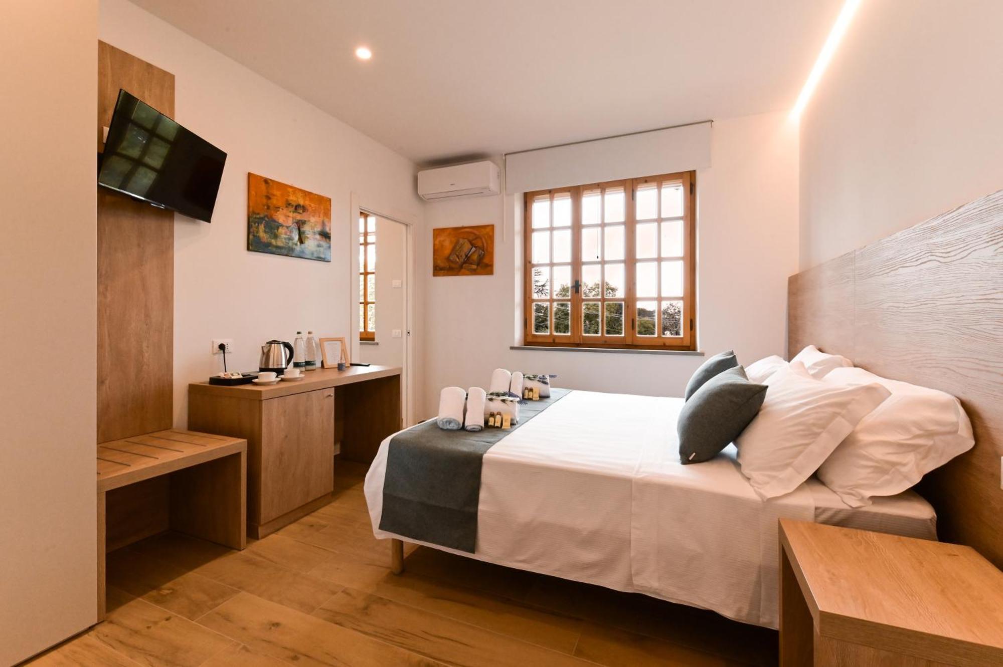 Villa Lucilla - B&B Rooms And Pool โปเตนซา ปิเชนา ภายนอก รูปภาพ