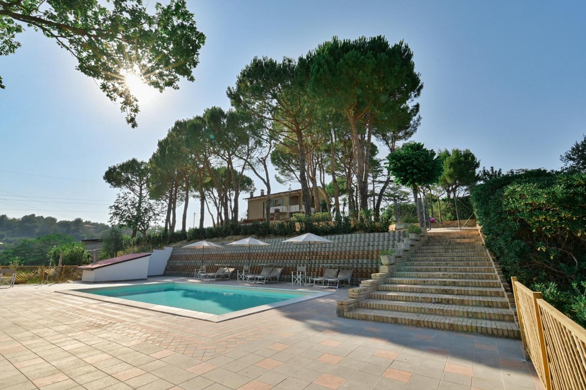 Villa Lucilla - B&B Rooms And Pool โปเตนซา ปิเชนา ภายนอก รูปภาพ